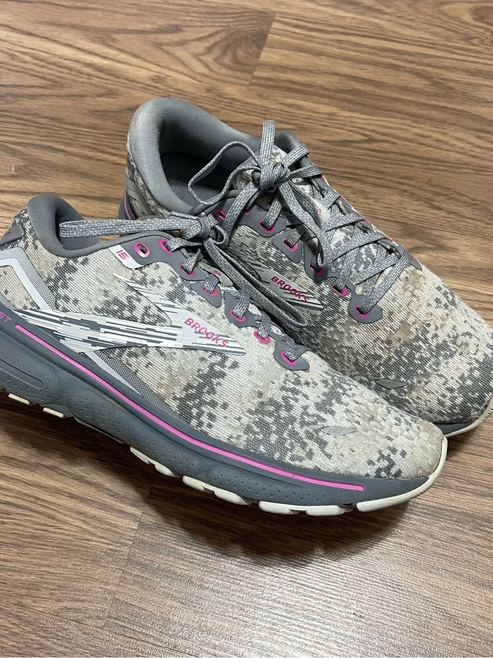 Brooks Ghost 15 Running Shoes Womens 8.5 Athletic Sneakers 1203801B147 Camo Gray